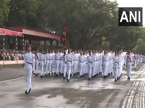 "Symbol of Nari Shakti": First batch of women cadets graduates from NDA ...