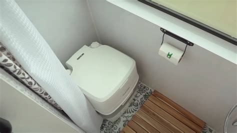 5 Best RV Toilets Available In The Market (A Complete Guide) | Cars Booster