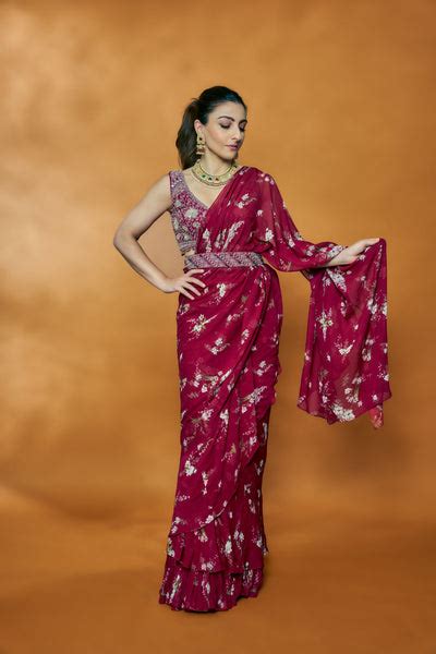 Soha Ali Khan in Zoya Saree – Sana Barreja