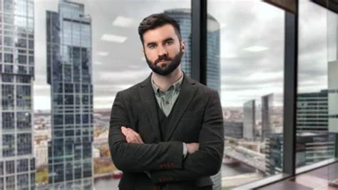 Cucasian Man Business Suit 的图像结果