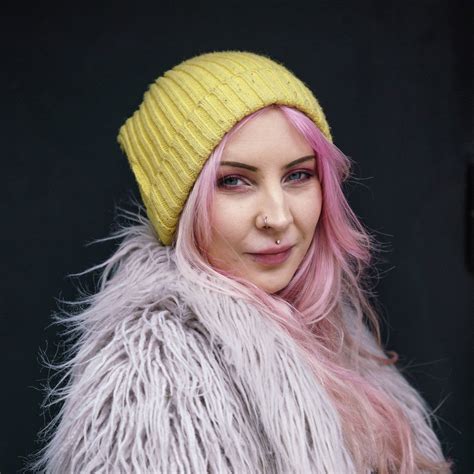 Kitty vil jobbe med porno. Drømmen er å bli rik på OnlyFans – Dokumentar