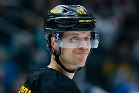 Why the Canucks should and shouldn't explore trading Elias Pettersson ...