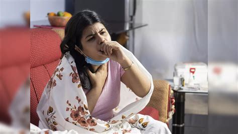 Rise in viral infections and typhoid across New Delhi due to unseasonal ...