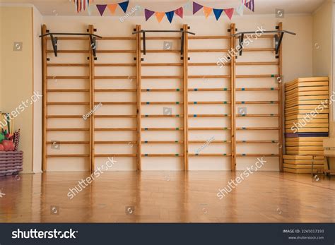 School Gym 的图像结果