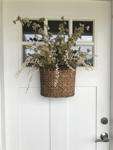 10+ Front Door Basket Ideas – DECOOMO