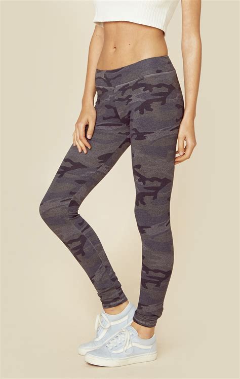 CAMO YOGA PANT | Camo yoga pants, Yoga clothes, Clothes