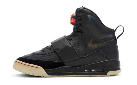Kanye West’s ‘Grammy’ Nike Air Yeezy 1 Sample Is Up for Sale – The Elite