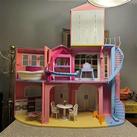 2010 Barbie Dreamhouse Furniture