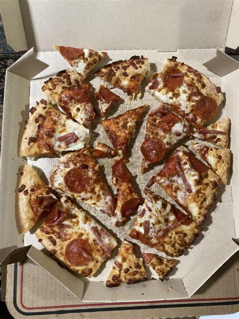 my “square cut” pizza “-“ : r/pizzahut