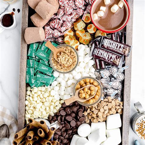 Hot Chocolate Charcuterie Board {Customizable!} | Lil' Luna