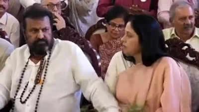Jayasudha's phone distracted by Mohan Babu during Akkineni Nageswara ...