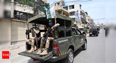 Pakistan army: Roadside bomb in remote area kills 6 troops - Times of India