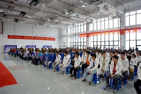 柳州成功举办首届“龙城杯”职业技能大赛！347名选手同场竞技_螺蛳