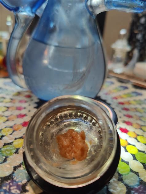 Washington Bud Company Gorilla Girl "fresh press" hash rosin after low ...
