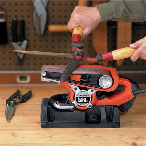 BLACK+DECKER 120 Volts 7-Amp Belt Corded Sander with Dust Management ...