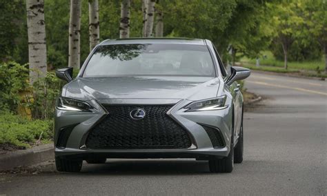 2022 Lexus ES 300h F SPORT Review: Luxurious and Efficient - autoNXT.net