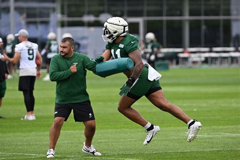 Where Breece Hall, Jermaine Johnson stand as Jets dole out big-money ...