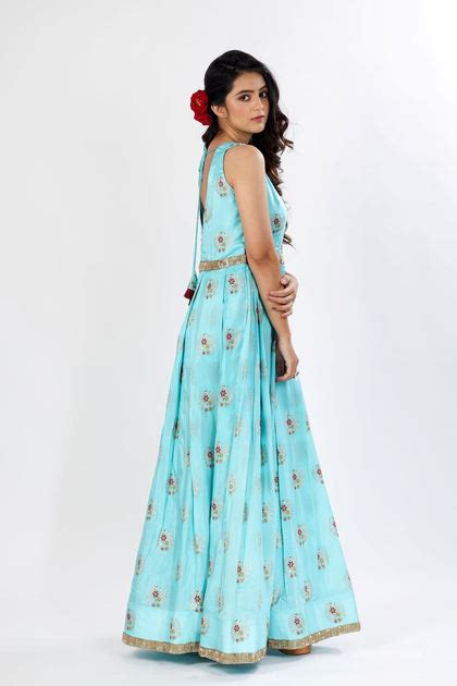 KUSH - A self-brocade gown with exquisite detailing on hem – Saangi