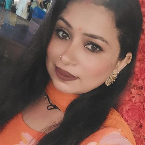 Hire Anu Arora for your business promotion | Findinfluencer.in