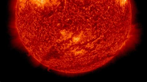 Sun explodes with 2,00,000 km long filament, blast debris could hit ...