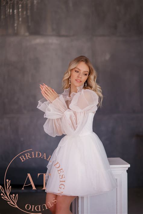 Mini Bride Dress 的图像结果