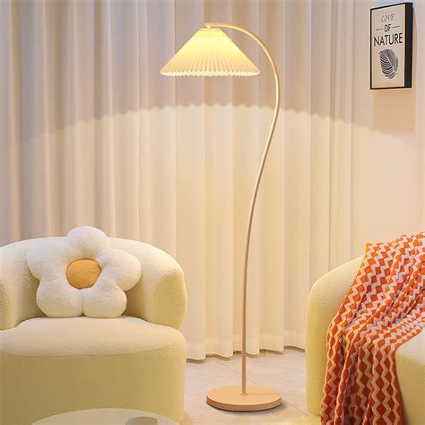 5+ Stylish Floor Lamps for Your Small Space – Vakkerlight