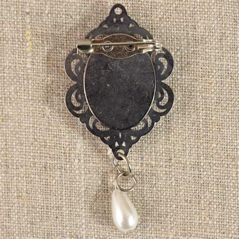 Broche à strass Costumes traditionnels ou historiques - A&A Patrons