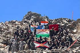Army conducts Tololing peak expedition ahead of 26 th Kargil Vijay Diwas