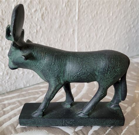 Egypt - Art casting from the Louvre Museum: the sacred bull Green Resin