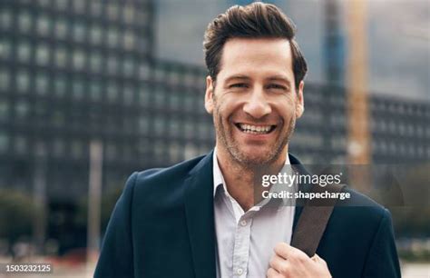 Random Guy Businessman 的图像结果