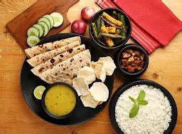 Karigari, East Punjabi Bagh, Karampura, New Delhi, North Indian, Street ...