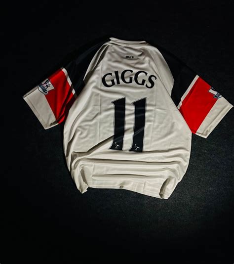 AP Sports Wear - Ryan Giggs Man Utd Away Kit From 2...