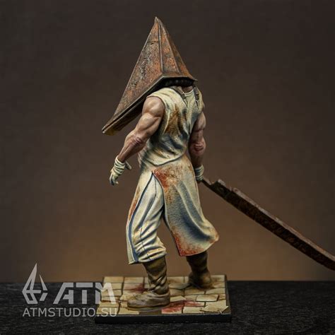 Pyramid Head (warm) collectible figurine Silent Hill - ATM