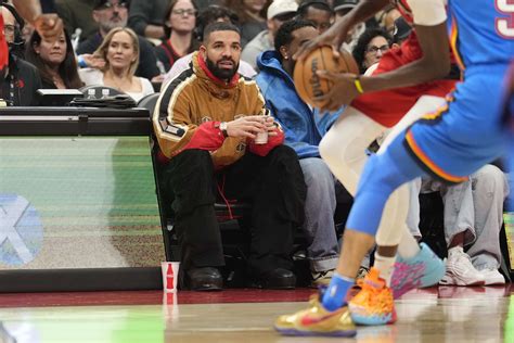 Drake replaces famous LeBron tattoo with another NBA star as beef ...