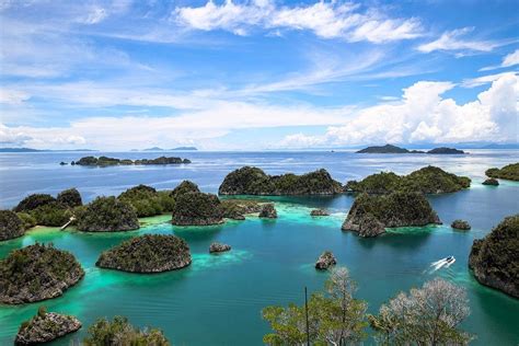wisata raja ampat papua barat