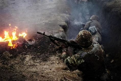 乌克兰东部地区爆发交火，乌军出现伤亡，今年死亡人数超去年一半|乌克兰|战争|顿巴斯_新浪新闻