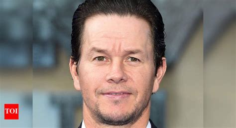 COVID-19: Mark Wahlberg's burger chain donating food to frontliners ...