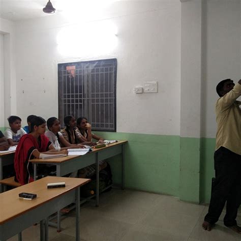 NEET, JEE & Foundation Courses | Top Coaching Institute