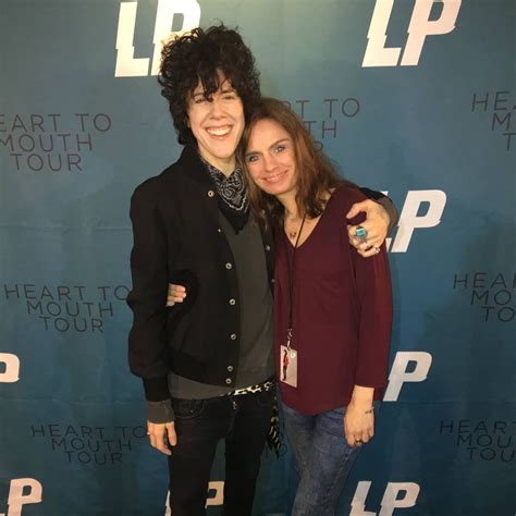 LP Singer Girlfriend 的图像结果