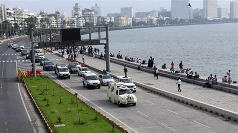 Ratan Tata cremated with state honours, hundreds gather to say goodbye ...