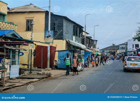 Ghana People in Town 的图像结果