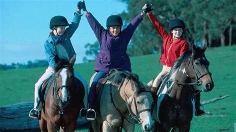 Watch The Saddle Club S02:E18 - Bloodlines - Free TV Shows | Tubi