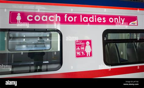 Local Train Ladies Coach 的图像结果