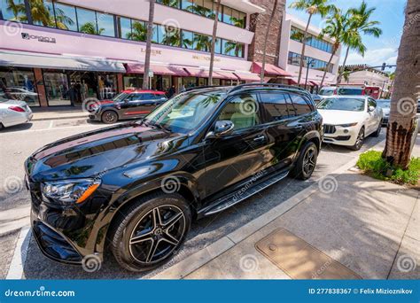 Black Mercedes Suv Parked on Worth Avenue Palm Beach Editorial Photography - Image of worth ...