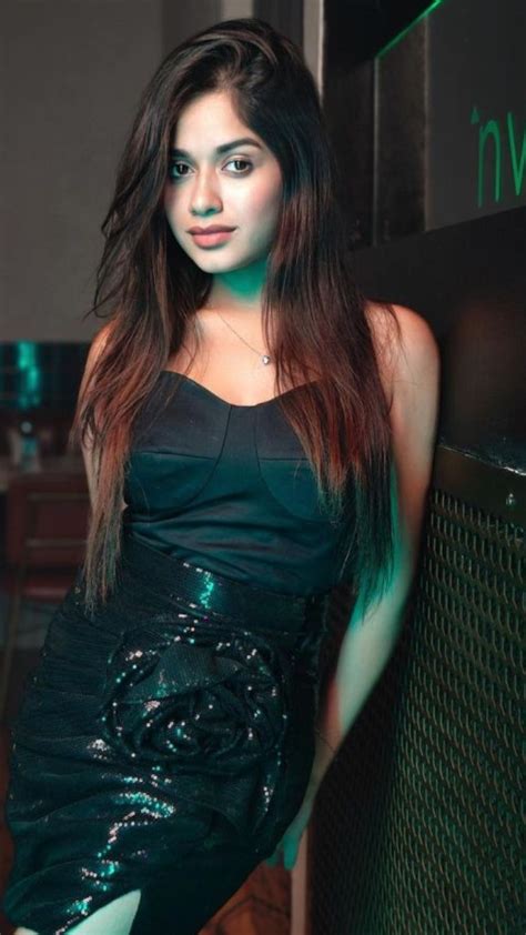 Jannat Zubair grabbed limelight in gorgeous off shoulder dress see photos