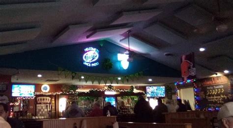 UNC'S PATIO LOUNGE, Chagrin Falls - Restaurant Reviews, Phone Number ...