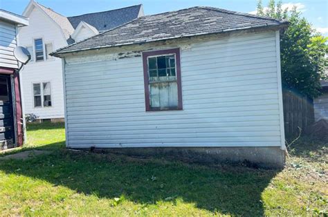 Bears Outdoor Services | Lawn Care Freeport Illinois