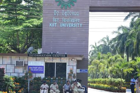 KIIT Ousts 500+ Students Protesting for Justice for Nepali Student's ...