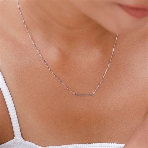 18KT Elegance In Simplicity White Gold Pendant With Chain