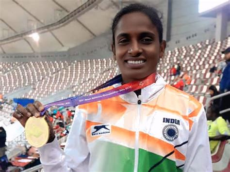 HOLY CROSS COLLEGE - TRICHY